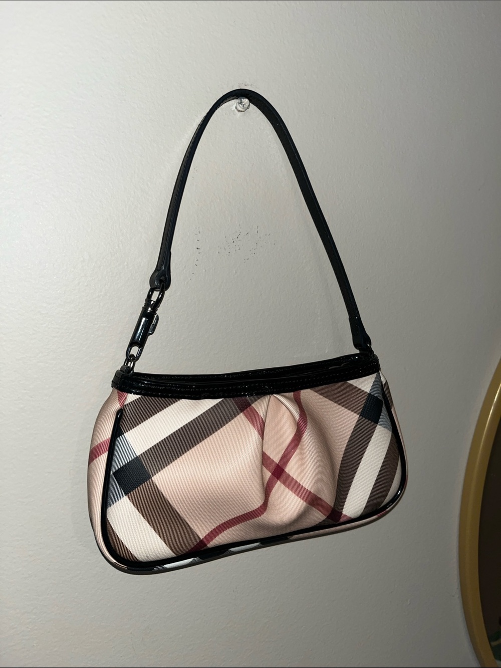 Burberry Beige Plaid Shoulder Bag with Black Trim - Picture 4 of 17